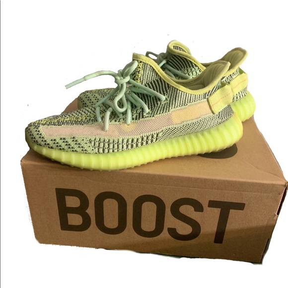 Yeezy Boost 350 V2 Yeezreel Non-Reflective - Picture 1 of 7